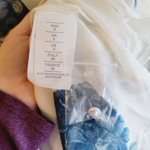 NICHOLAS Blue Rose Cold Shoulder Floral Silk Blouse NWT Size 4 - Picture 14 of 16